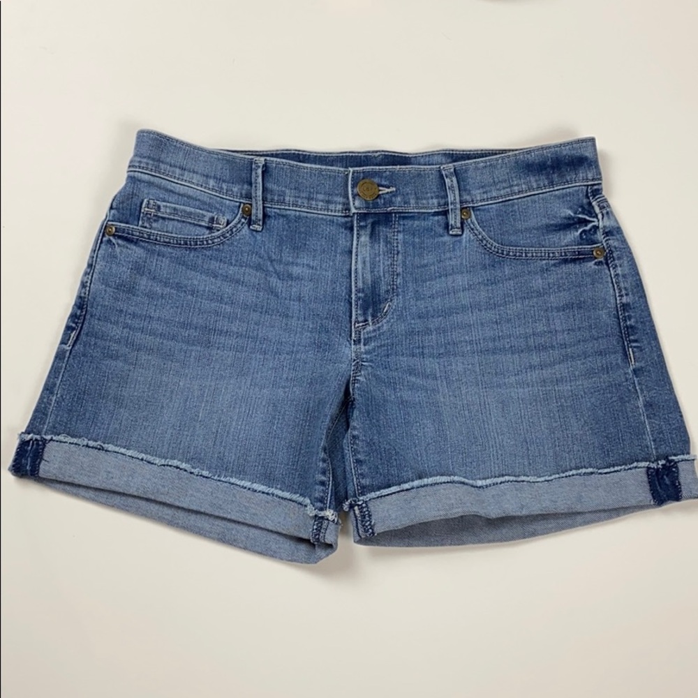 ❤️Loft denim roll cuffed frayed shorts